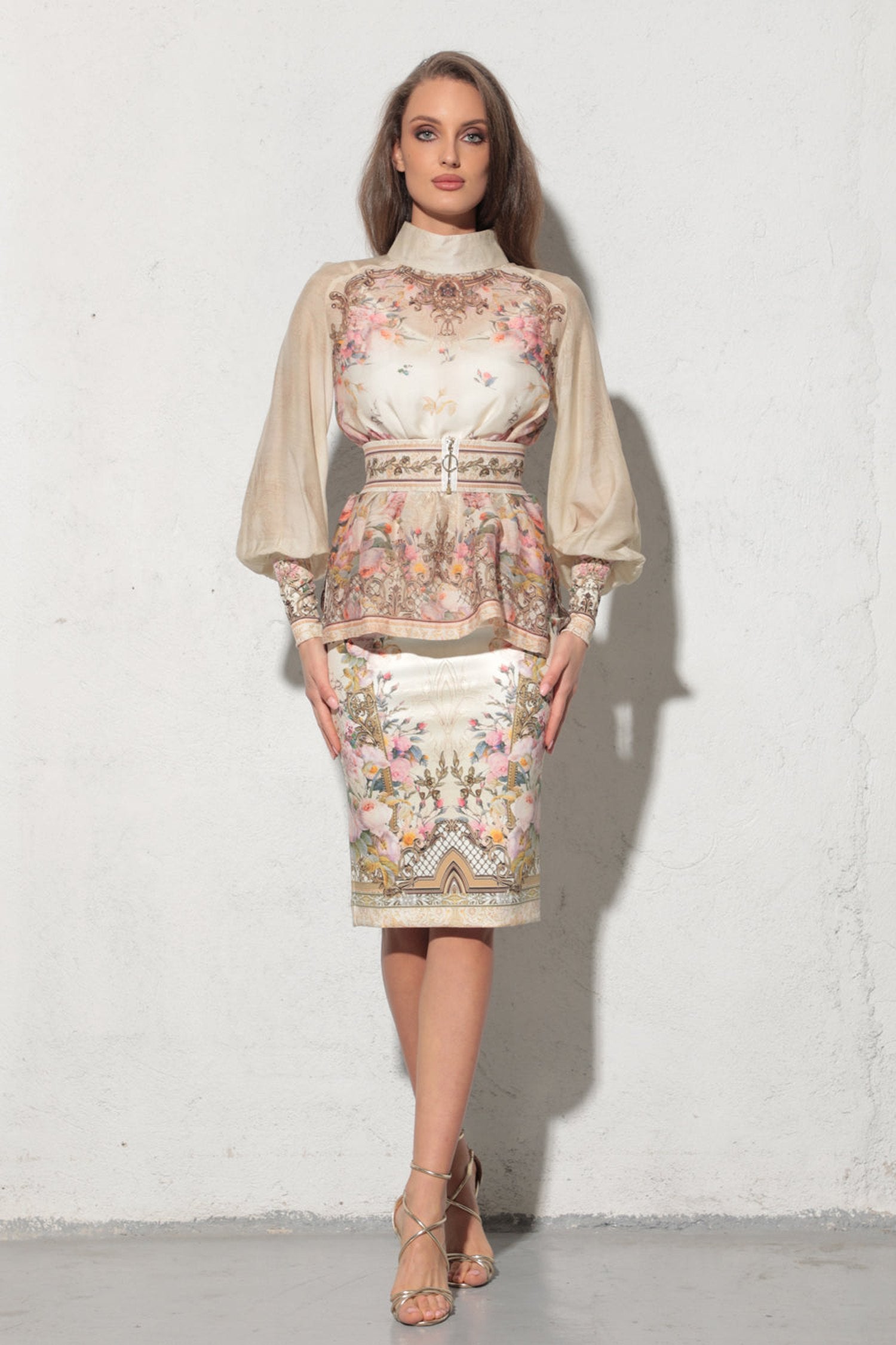 2-IN-1 DESIGNER CHIFFON-BLUSE UND TOP - BAROCKBLUMEN