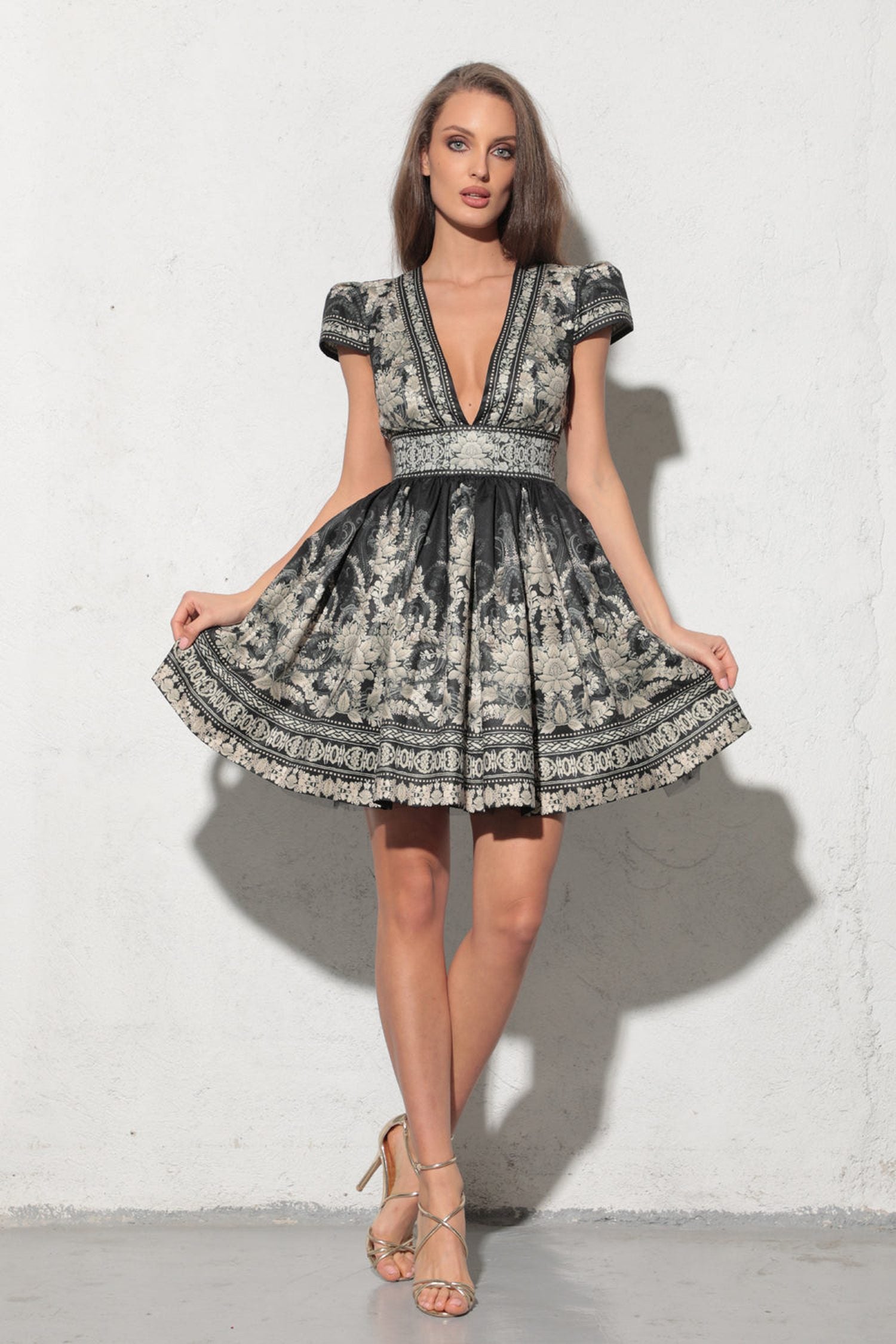 V-NECK KNEE DRESS - FROZEN LOTUS JIORO РОКЛЯ ДО КОЛЯНОТО С V-ДЕКОЛТЕ - FROZEN LOTUS JIORO