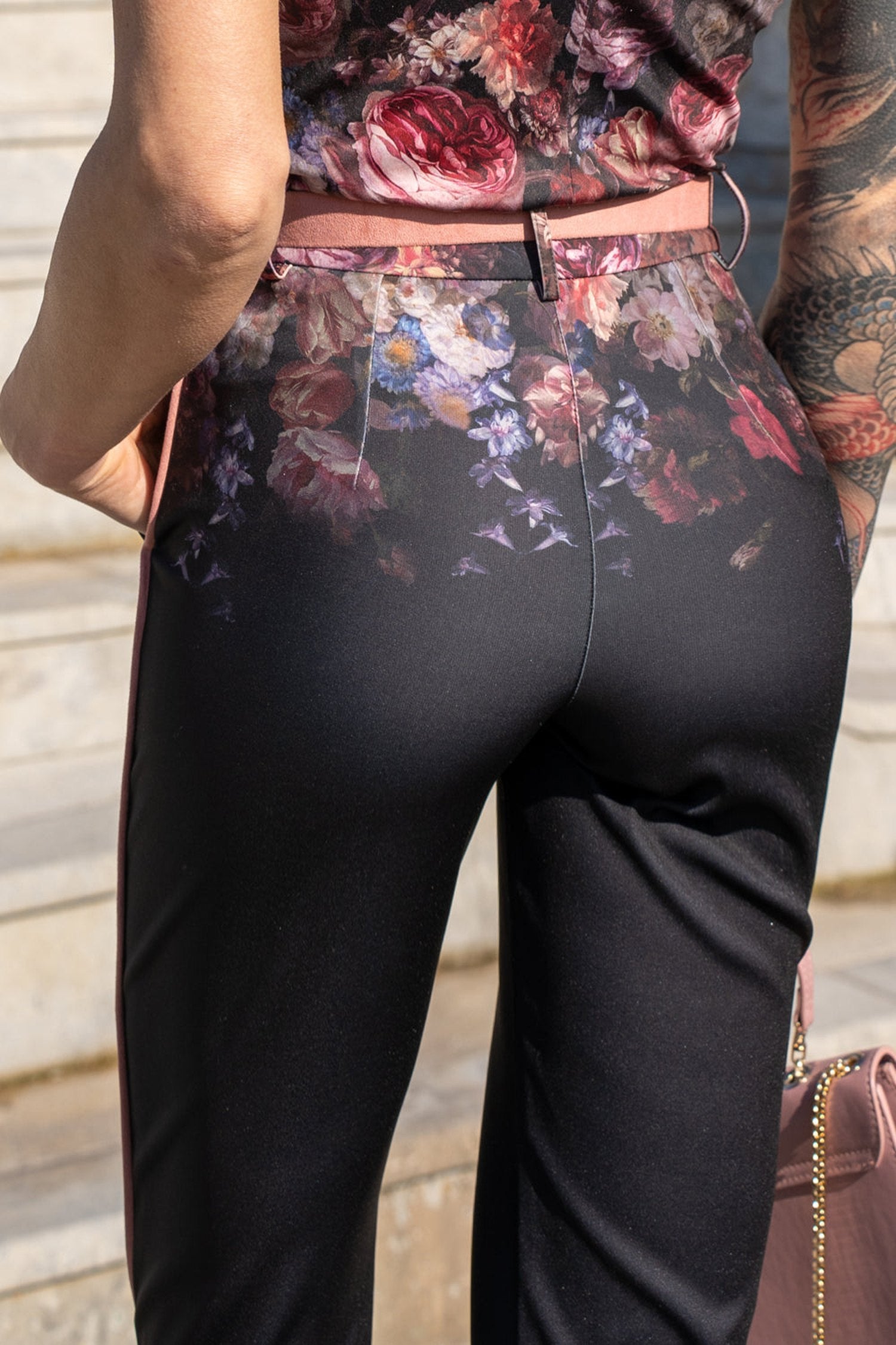 PANTALONS CLASSIQUES - FLEURS VINTAGES