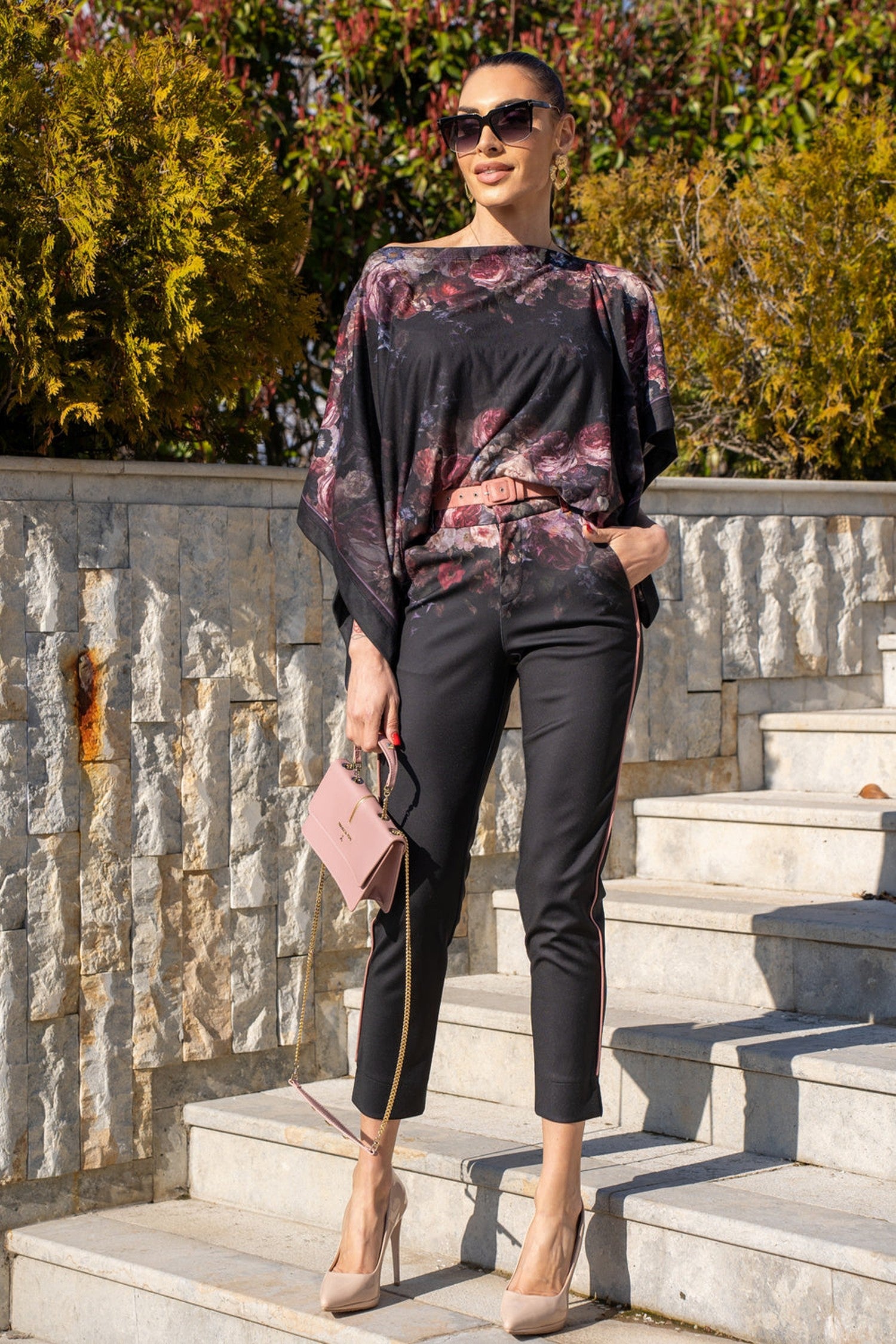 PANTALONS CLASSIQUES - FLEURS VINTAGES