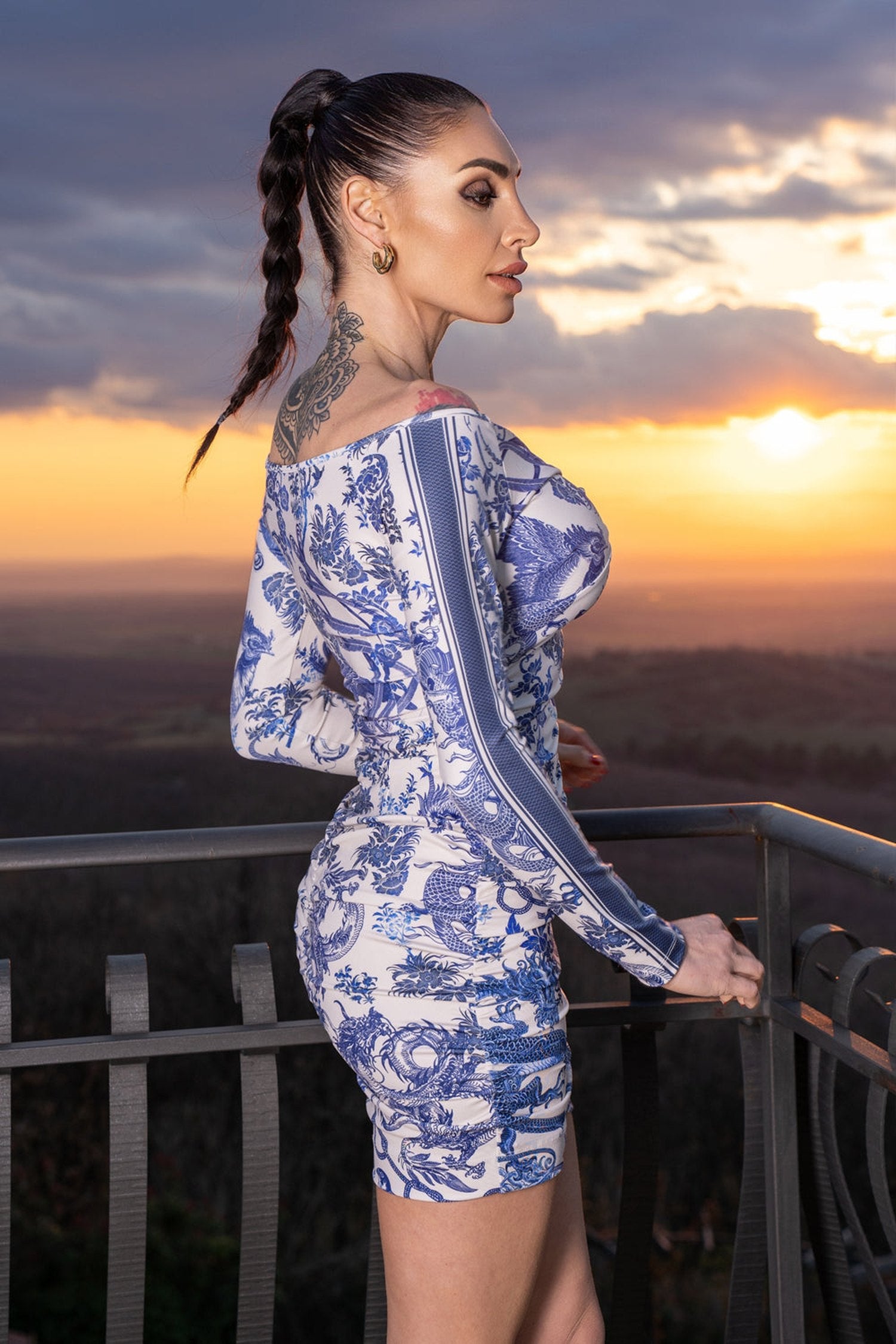 DRESS WITH FRONT KNOT AND RUCHING - ASIA SKY
