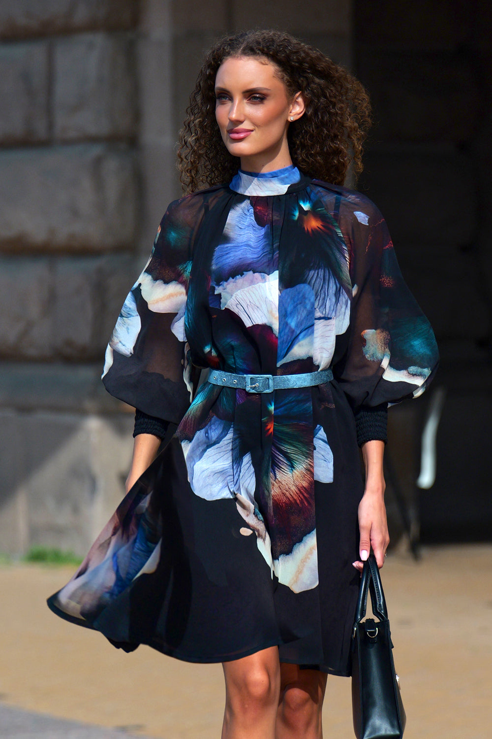 RELAXED DRESS WITH BALLOON RAGLAN SLEEVES AND BACK TIE - VIOLET
