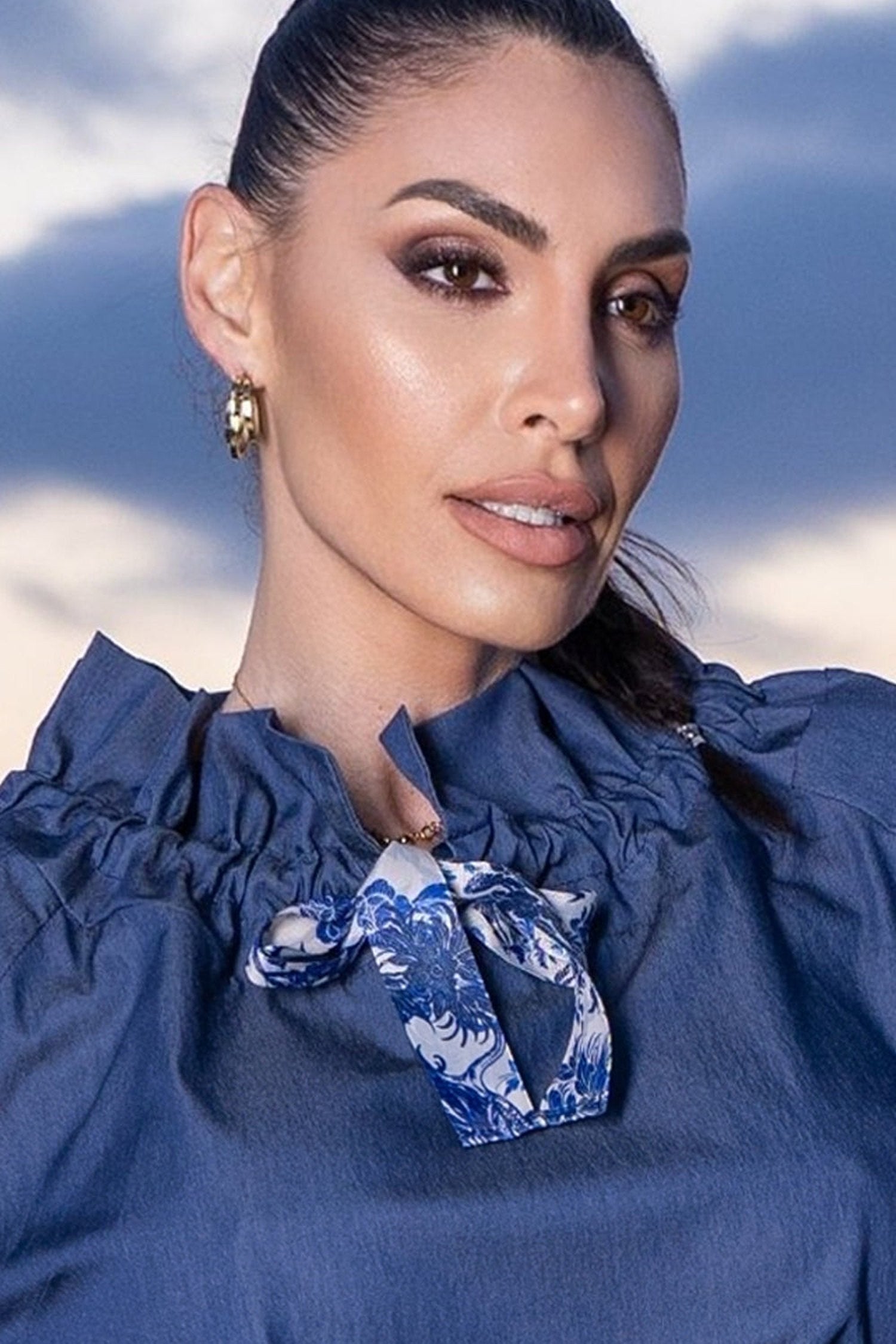 RUFFLED HIGH-NECK BLOUSE WITH PUFF SLEEVES - ASIA SKY