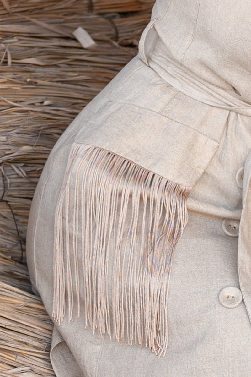 LINEN SLEEVELESS TRENCH MIDI DRESS WITH FRINGES - ESSENTIALS JIORO ДЪЛГА РОКЛЯ ОТ ЗЛАТИСТ ЛЕН С РЕСНИ - ESSENTIALS JIORO