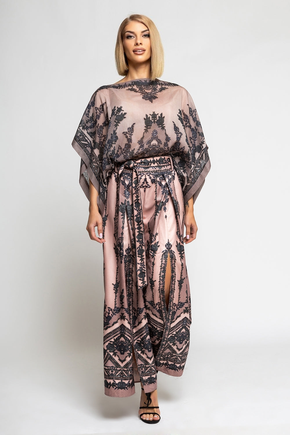 LOOSE BLOUSE – GRAFFITI POWDER